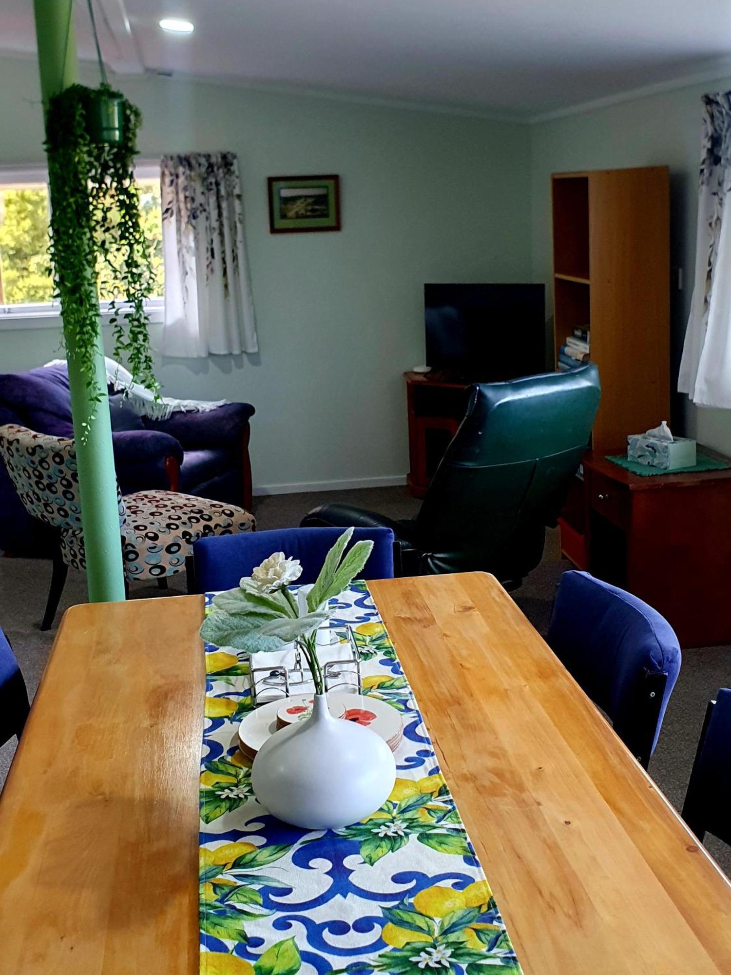 The Old Dairy Factory Bed and Breakfast Norsewood Exteriör bild